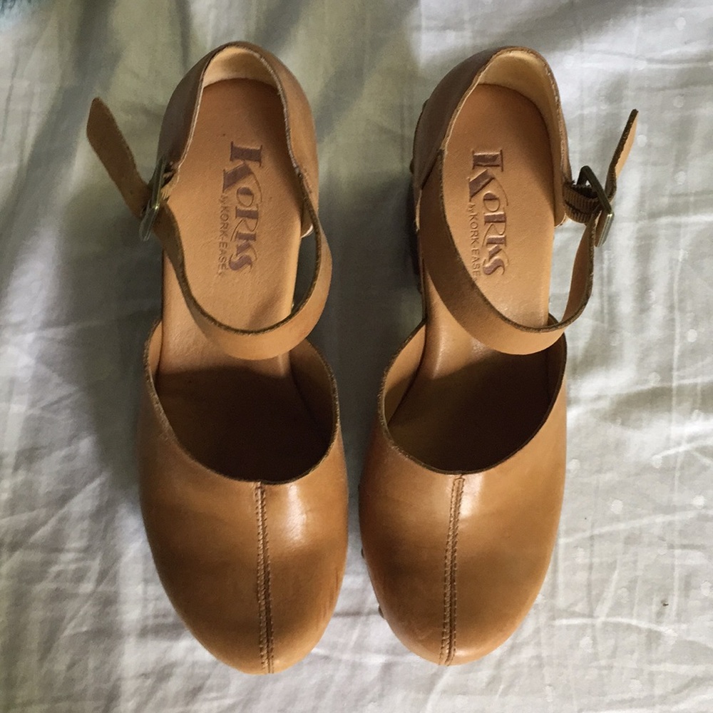 Korks leather clogs